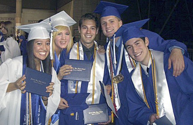 A group of Federal Way High School graduates in 2008.