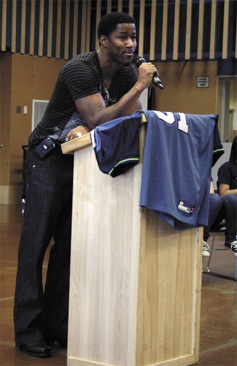 Seahawks receiver Nate Burleson talks to Todd Beamer High School students on Dec. 1.