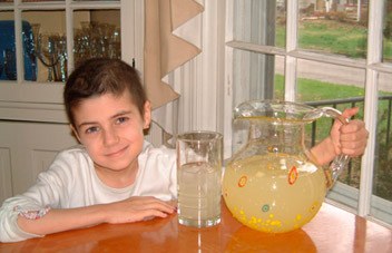 Alex's Lemonade Stand Foundation (ALSF) emerged from the front yard lemonade stand of cancer patient Alexandra “Alex” Scott (1996-2004). Applebee's is partnering with the organization.