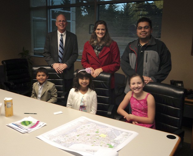 Green Gables students discuss Alderdale Park with mayor Federal Way