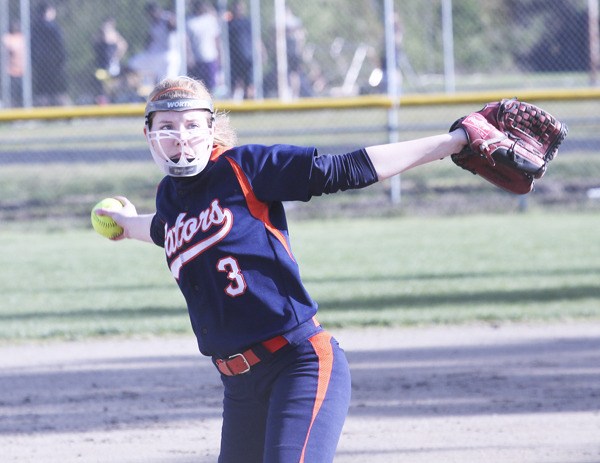 Decatur High School freshman Genevieve Summers throws a pitch during Monday's 15-0 loss to Enumclaw in SPSL 3A action.