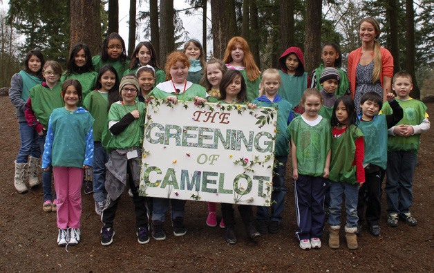 Camelot's Green Team works hard to make Camelot a green school. Their efforts were recognized recently with the receipt of a U.S. Department of Education Green Ribbon Schools Award. Camelot Elementary is one of only four schools in Washington State to be nominated for the U.S. Department of Education’s new Green Ribbon Schools Award