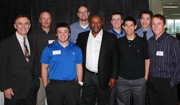 Mariners manager stops in for Boys and Girls Club breakfast