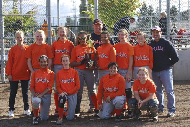 The Federal Way Lady Knights 14-under fastpitch softball team won the silver bracket championship at the Acers Fall Finale at the Kent Service Club Fields last weekend.