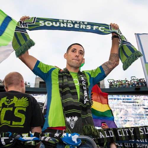 The Seattle Sounders FC announced the signing of United States captain Clint Dempsey Saturday before their 3-0 win over FC Dallas.
