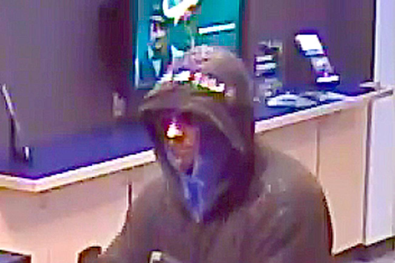 Federal Way police looking for Umpqua Bank robber