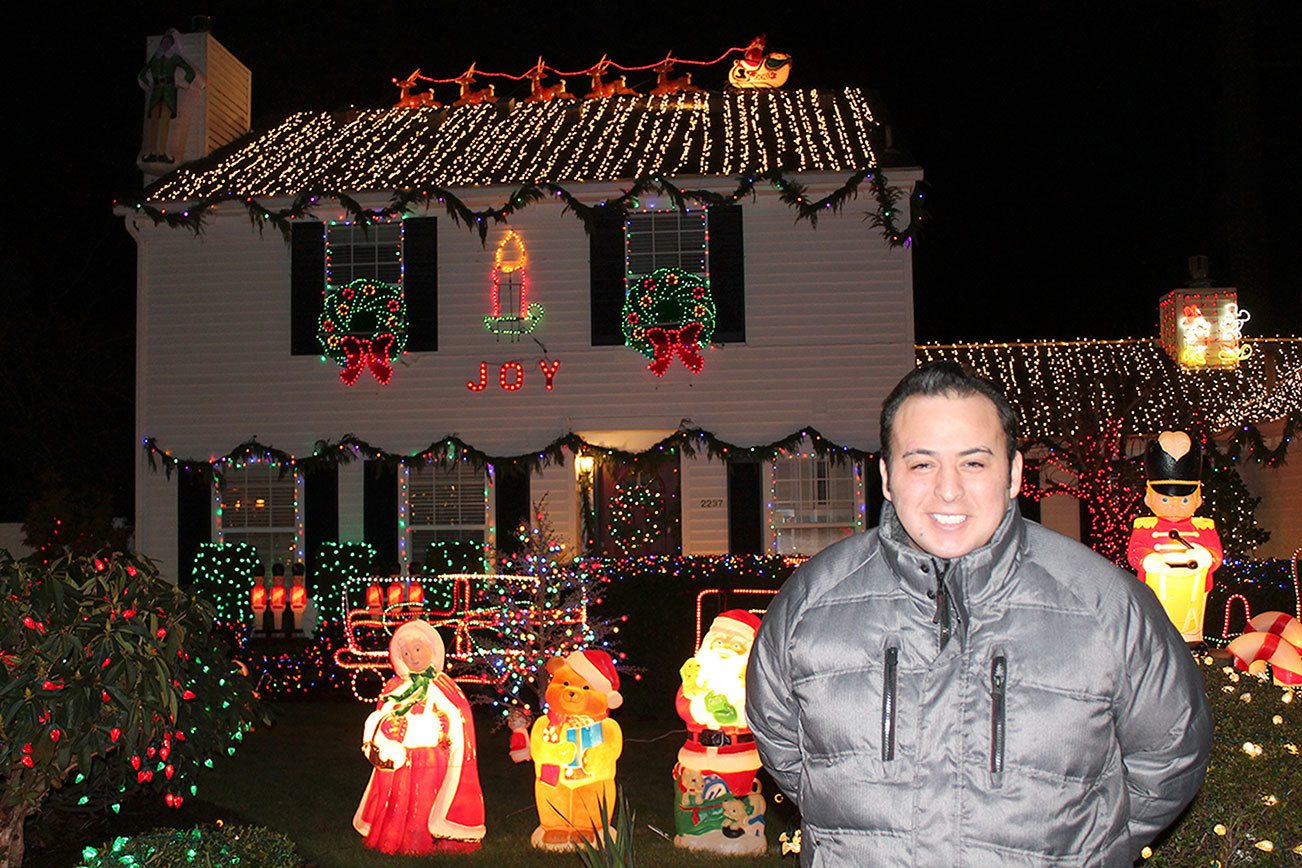 Federal Way man with ‘biggest passion for Christmas’ lights up season with LEDs