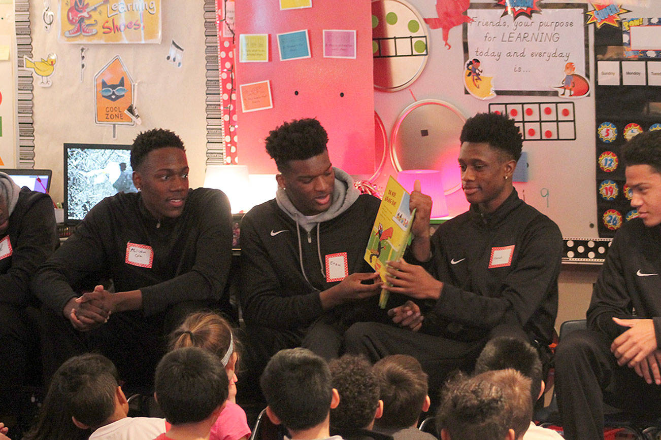 Federal Way basketball reads “Pete the Cat” at Adelaide