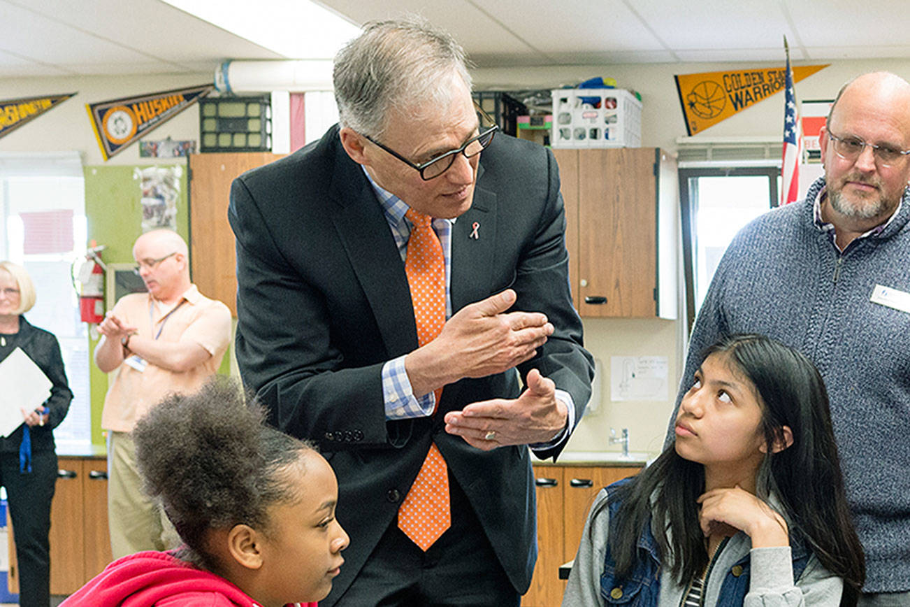 Inslee learns about FWPS STEM opportunities in visit