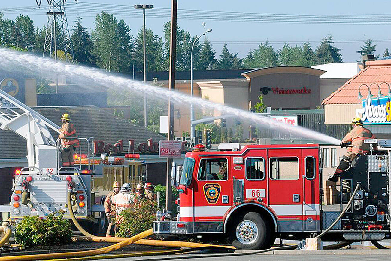 Fire destroys businesses in Federal Way strip mall