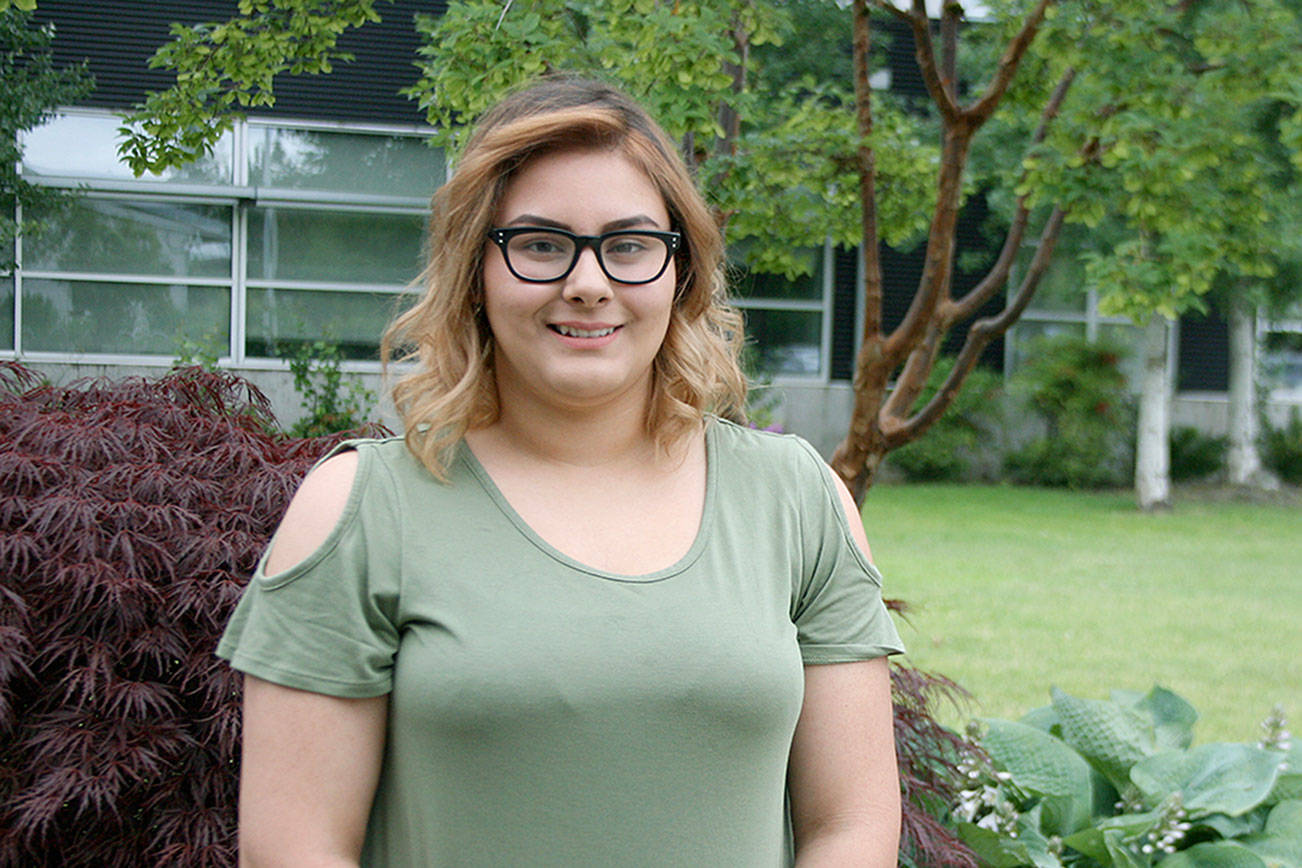 Federal Way’s Aguayo graduates with AA, cosmetology license, next studying architecture