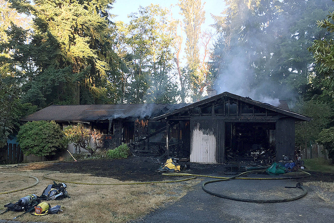 Fire destroys Federal Way home Wednesday morning