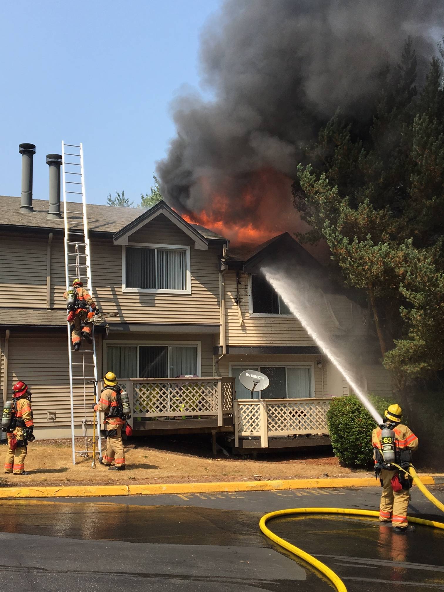 South King Fire and Rescue responded to the blaze shortly before 2 p.m. Aug. 9 at Arcadia Townhomes at 1300 SW Campus Drive. Photo courtesy of South King Fire and Rescue