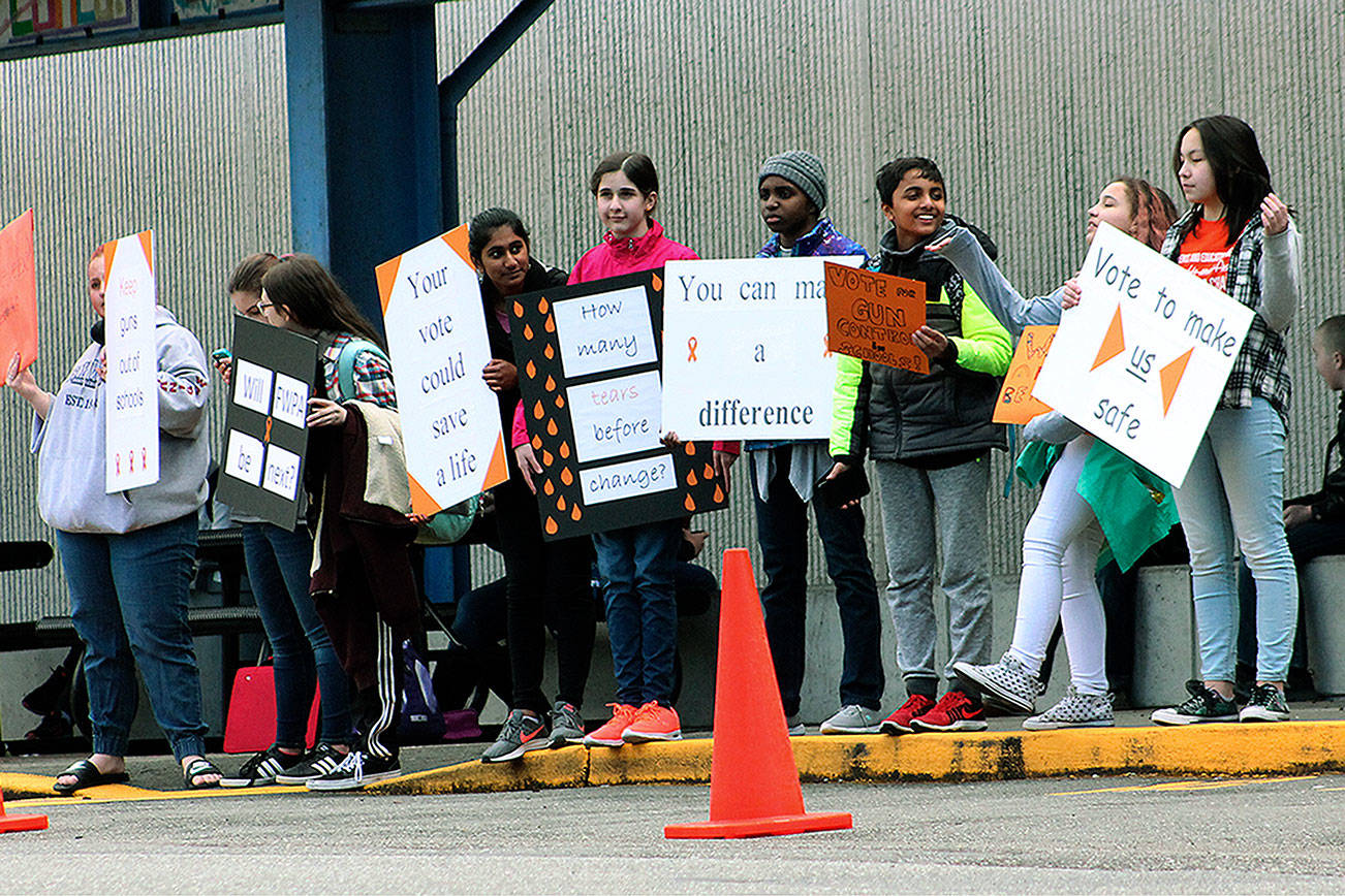 Federal Way Public Academy students call for end to school violence