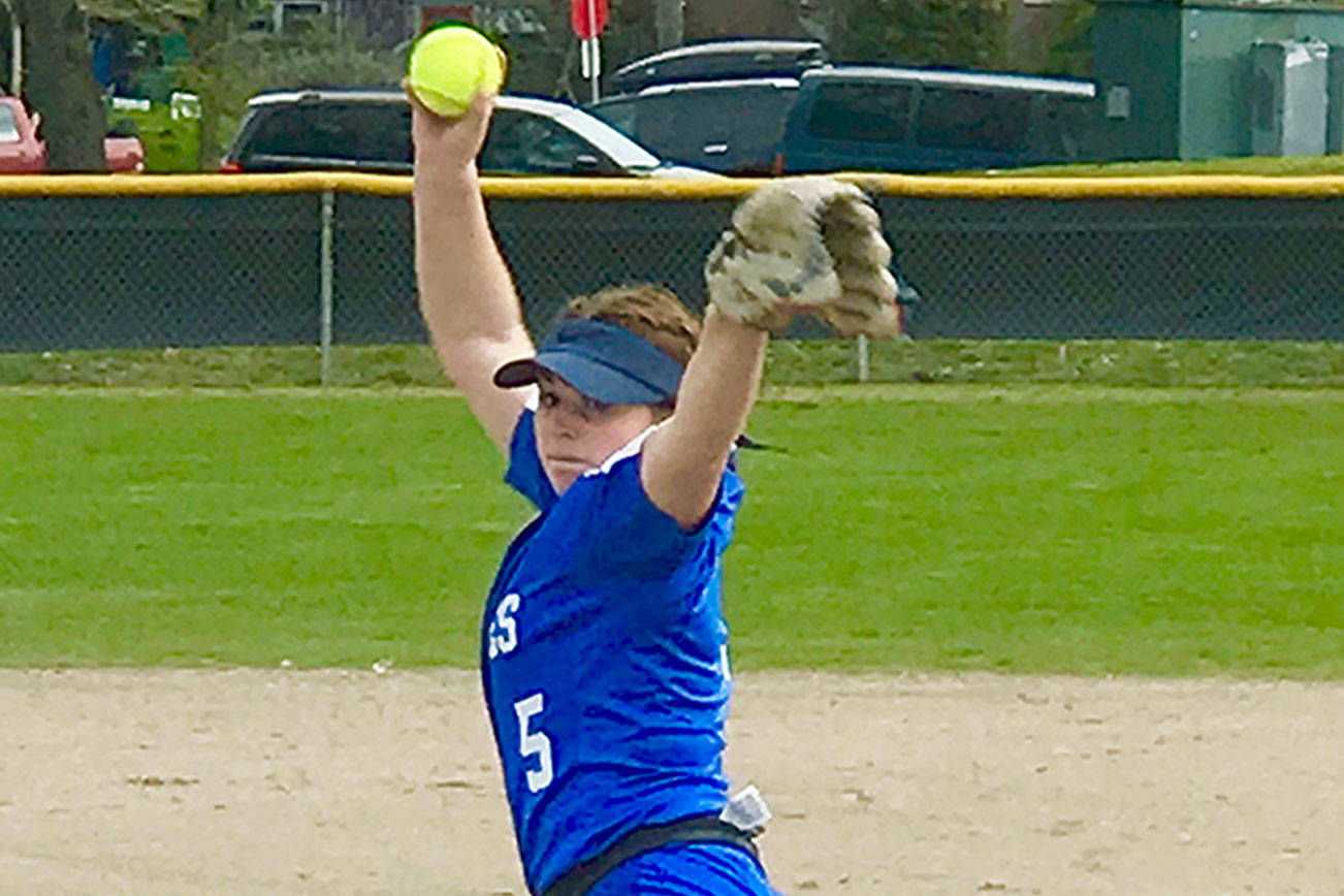 Federal Way softball team undefeated after four games
