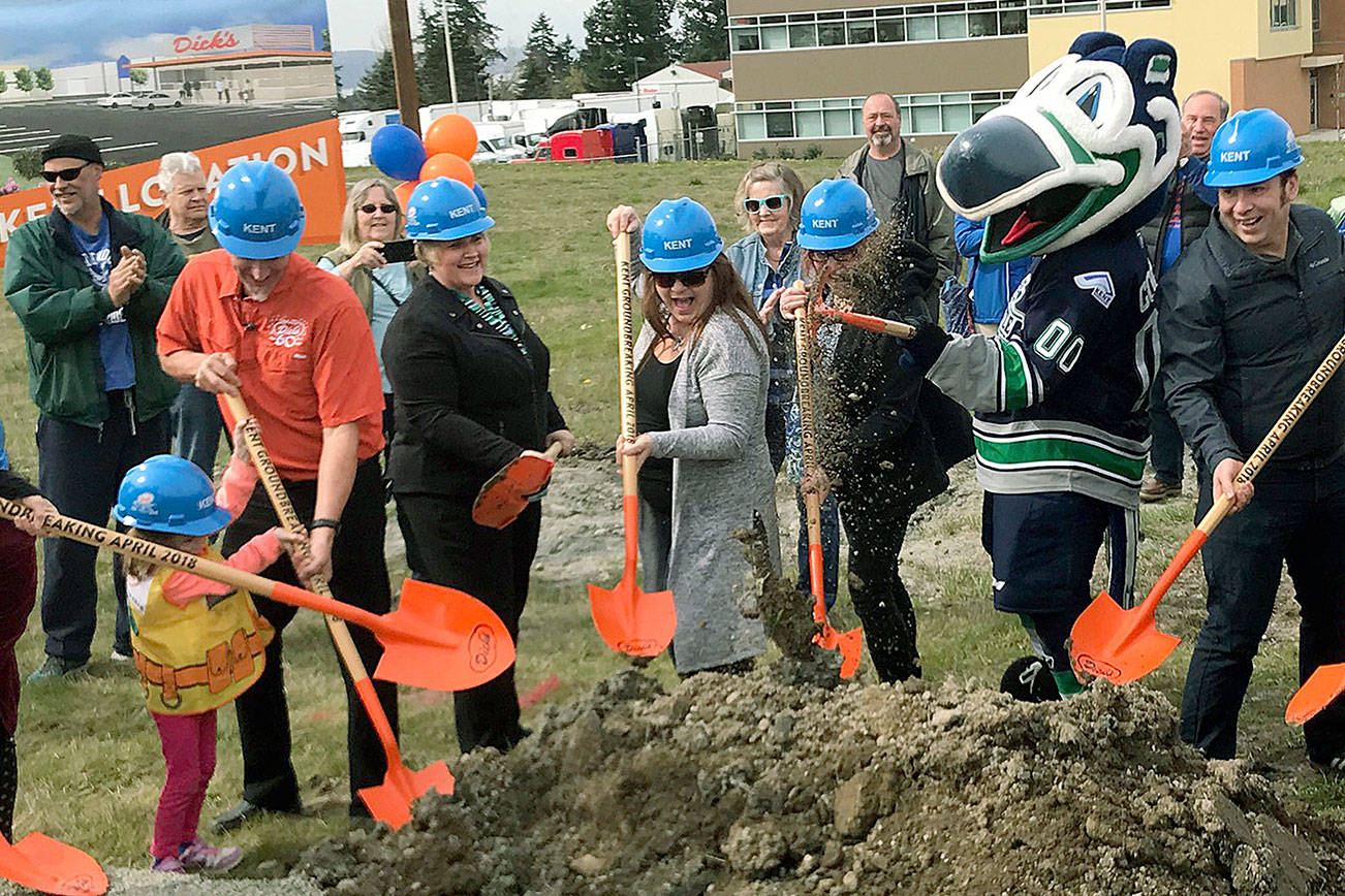 Ground breaks for new Dick’s Drive-In
