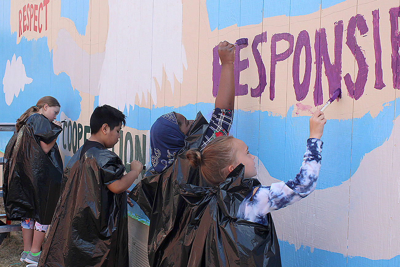 Mural stimulates creativity for Rainier View Elementary fifth-graders