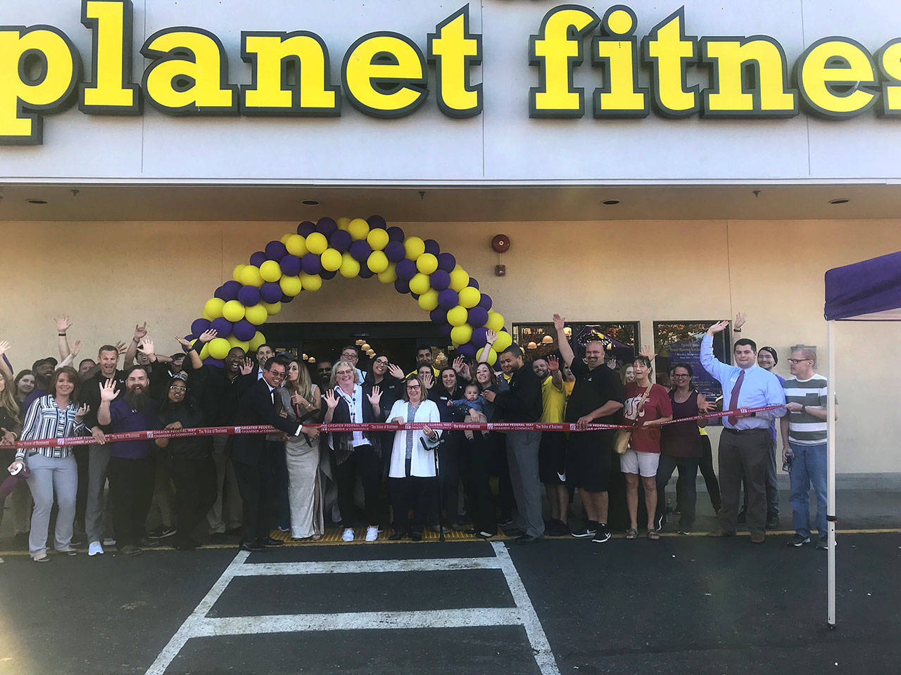 Planet Fitness celebrates remodeled Federal Way location