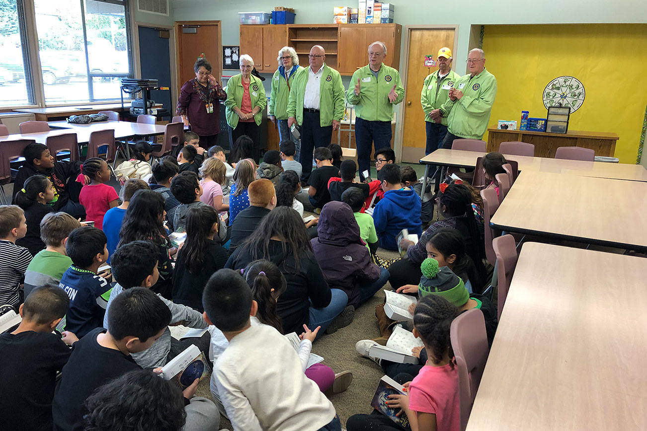 Lions Club donates 380 dictionaries to Federal Way students