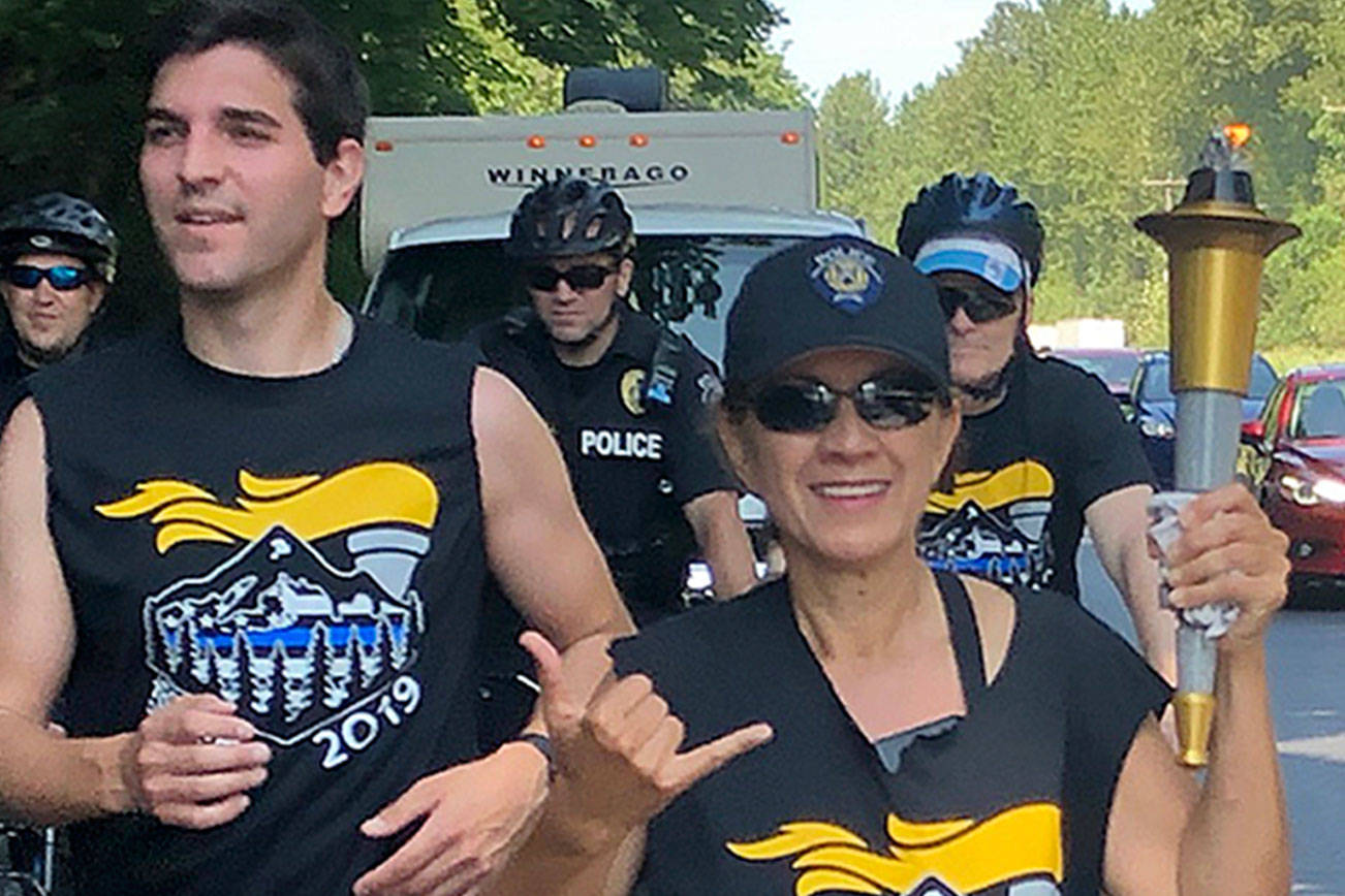 Federal Way police runs for Special Olympics