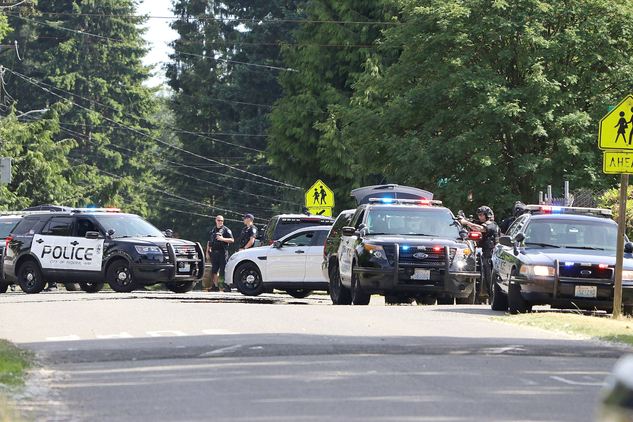 Kent Police: barricaded Federal Way man shoots, kills himself; detectives sought man in ongoing case