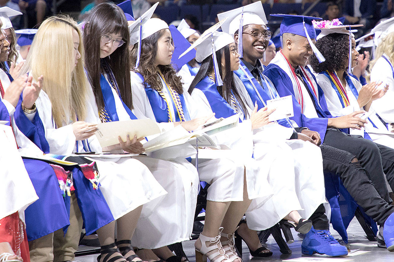 Federal Way High School honors 2019 graduates