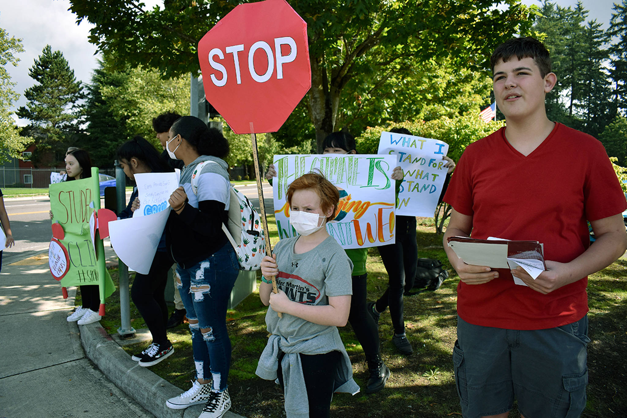 Federal Way students join global climate change protest