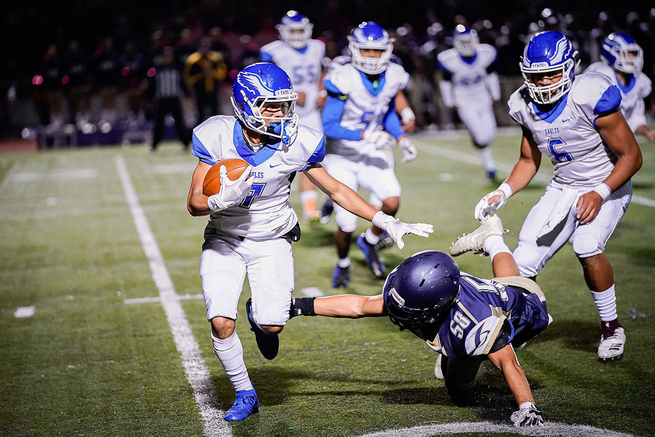 Federal Way tops Decatur 35-16