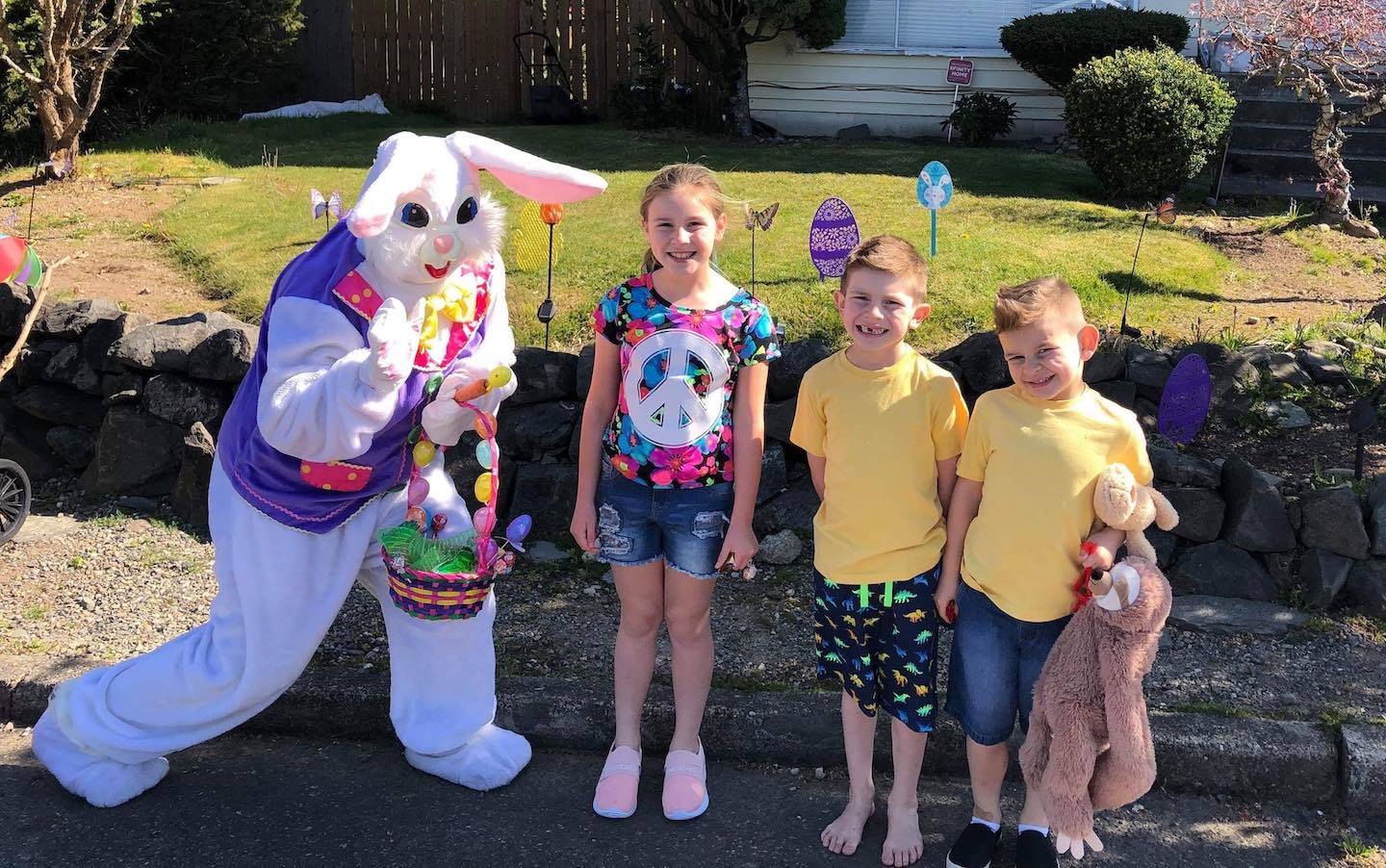 Federal Way mother and daughter spread Easter cheer with bunny visits