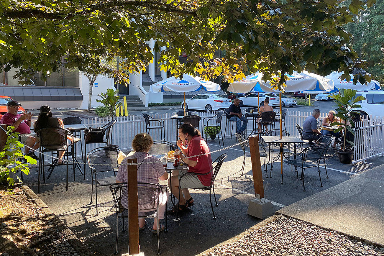 Outdoor, patio dining options in Federal Way