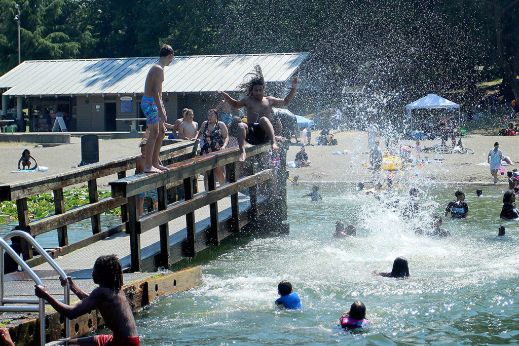 Locals beat the heat at Steel Lake Park in Federal Way Federal Way Mirror