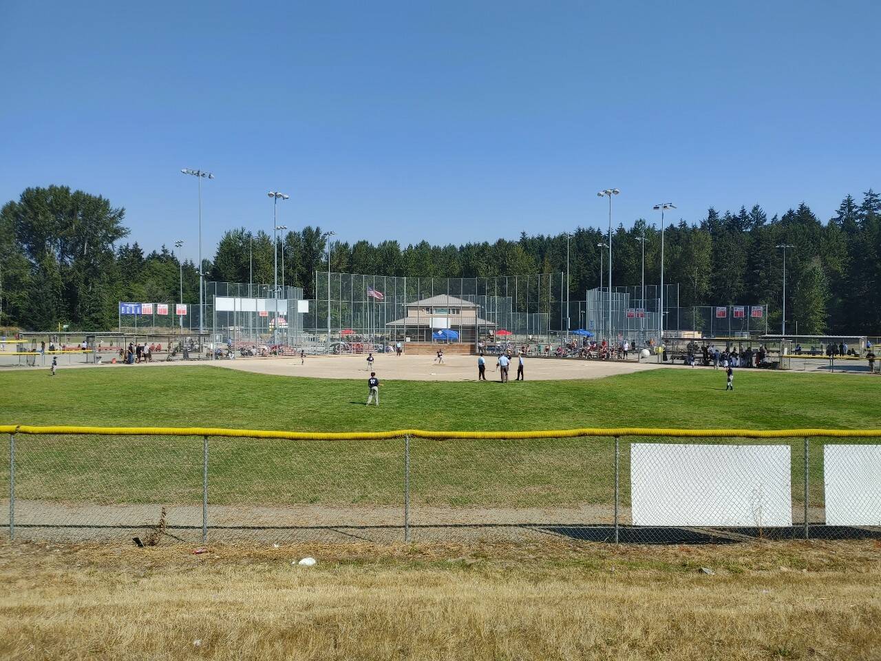 Federal Way National Little League hosted their fourth annual Hit-A-Thon fundraiser Sept. 10 to kick-start the fall ball season. Photo by Ben Ray/For the Mirror