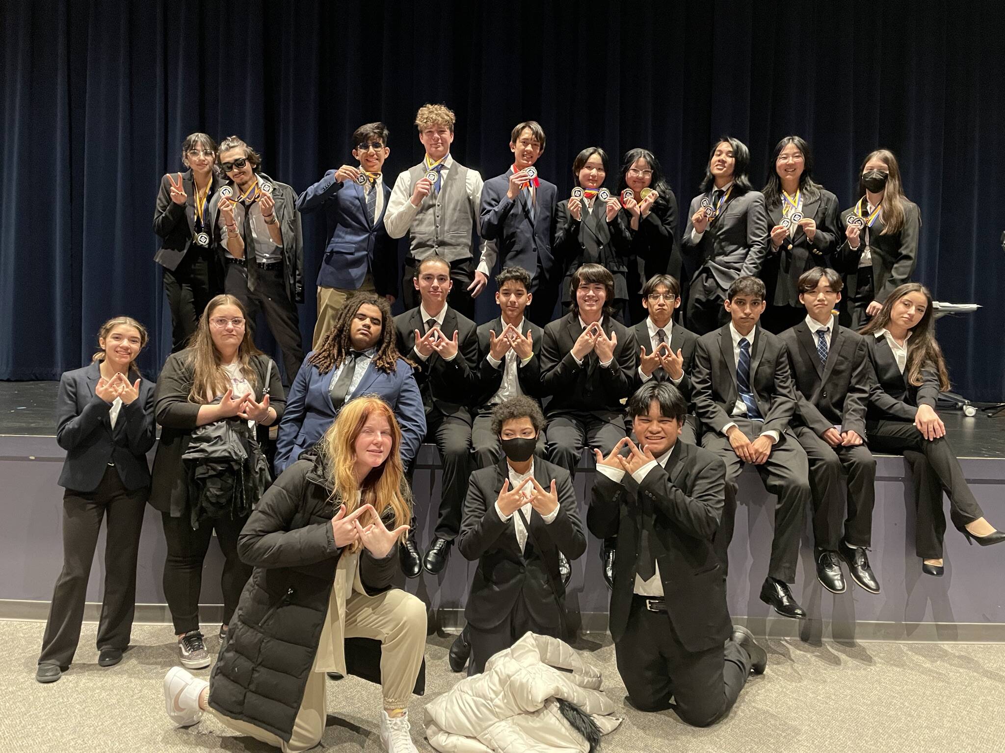 Eleven Todd Beamer DECA members qualified on Jan. 5 for the state competition. Photo courtesy of Andrew Luu