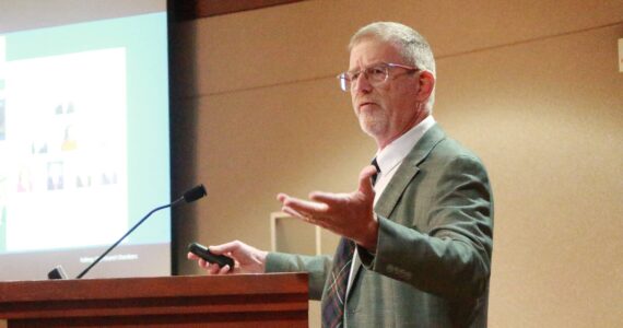 Steve Groom presents the annual Comprehensive Budget Report for 2024 for Federal Way at the Oct. 7 City Council meeting. Photo by Keelin Everly-Lang / the Mirror.