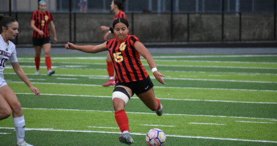 Isabella Corrales attempts to clear a ball for Thomas Jefferson. Ben Ray / The Mirror