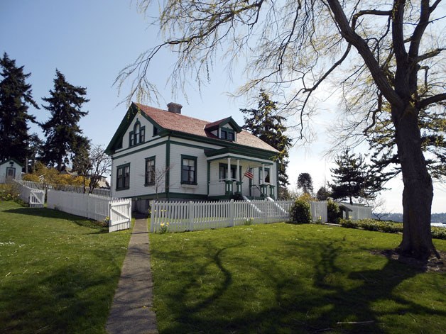 Browns Point Cottage is located at 201 Tulalip St. NE