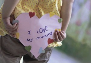 Federal Way business Photographs by Margaret A. Lemke is holding a mother’s day contest.