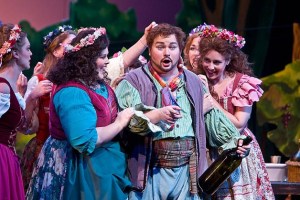 Robert McPherson performing in “L’Elisir d’Amore.”