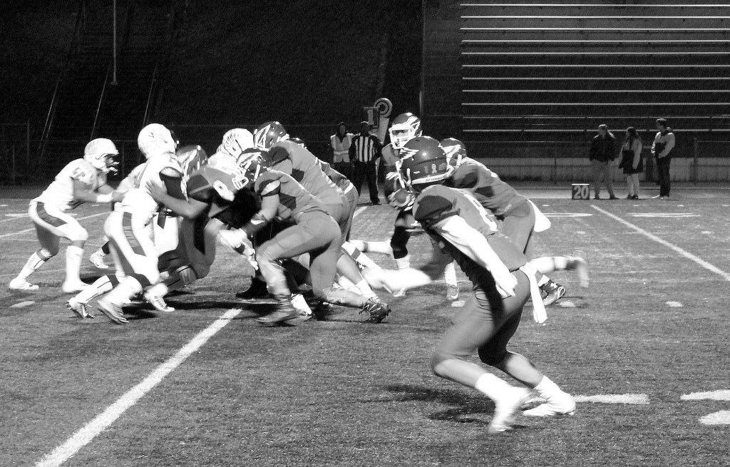 Federal Way offense can’t complete comeback in loss to Auburn Riverside