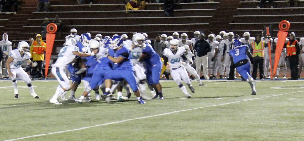 Federal Way offense can’t complete comeback in loss to Auburn Riverside