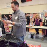 Federal Way Cares for Kids helps families during holiday season | Photos