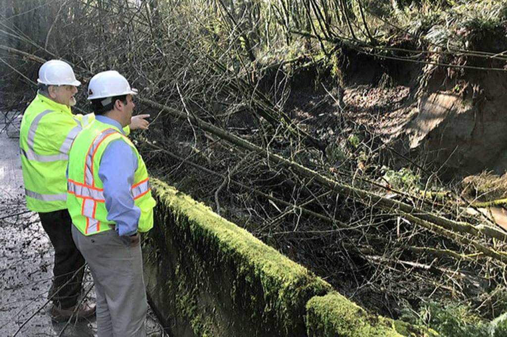 SW Dash Point section damaged by mudslide to remain closed until next week