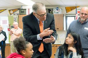 Inslee learns about FWPS STEM opportunities in visit