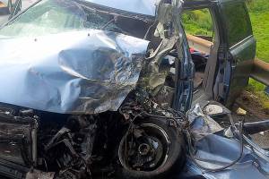 Federal Way driver injured in Sunday collision