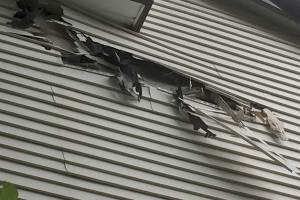 Lightning strikes Federal Way apartments