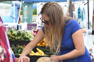 Federal Way Farmers Market opens 14th season Saturday