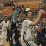 Todd Beamer boys edge out Auburn Riverside in barn-burner
