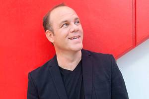 Tom Papa brings comedy act to Federal Way PAEC
