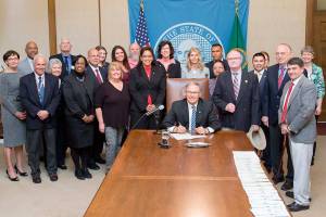 Textbook stipend for Gold Star families signed into law