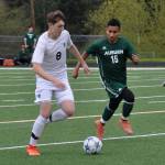 Quick feet carry Todd Beamer past Auburn High